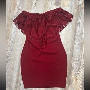 Lace shoulder body con dress